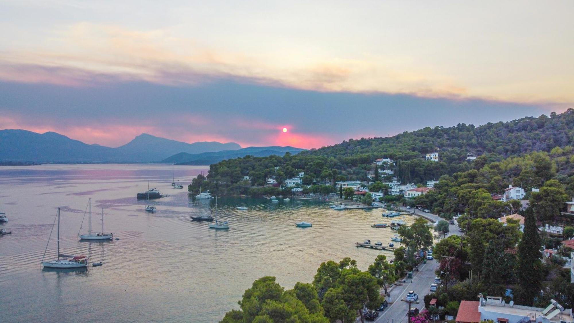 Seaview Apartment - Poros Relaxing Beachfront Flat Poros Town Luaran gambar