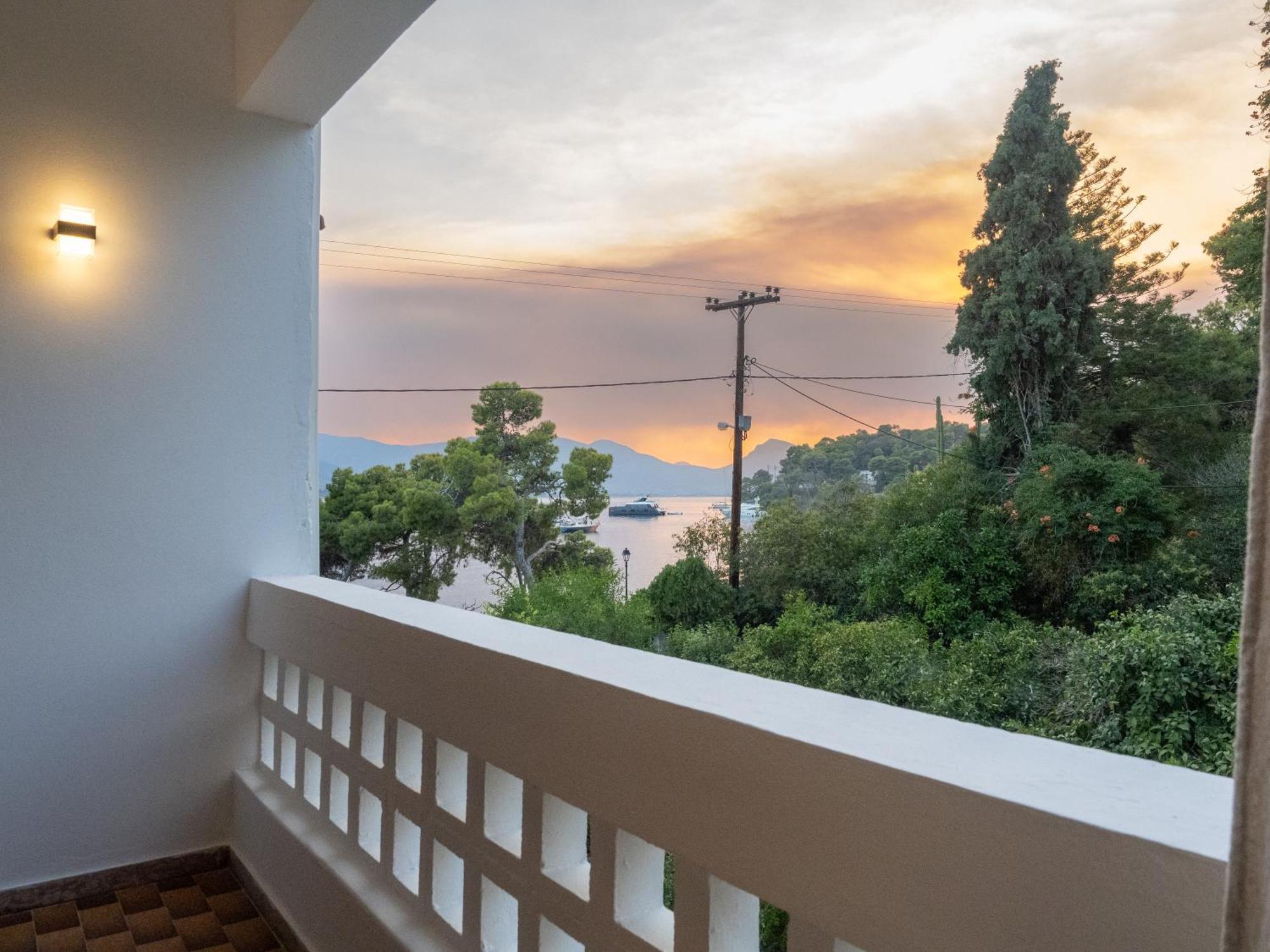 Seaview Apartment - Poros Relaxing Beachfront Flat Poros Town Luaran gambar