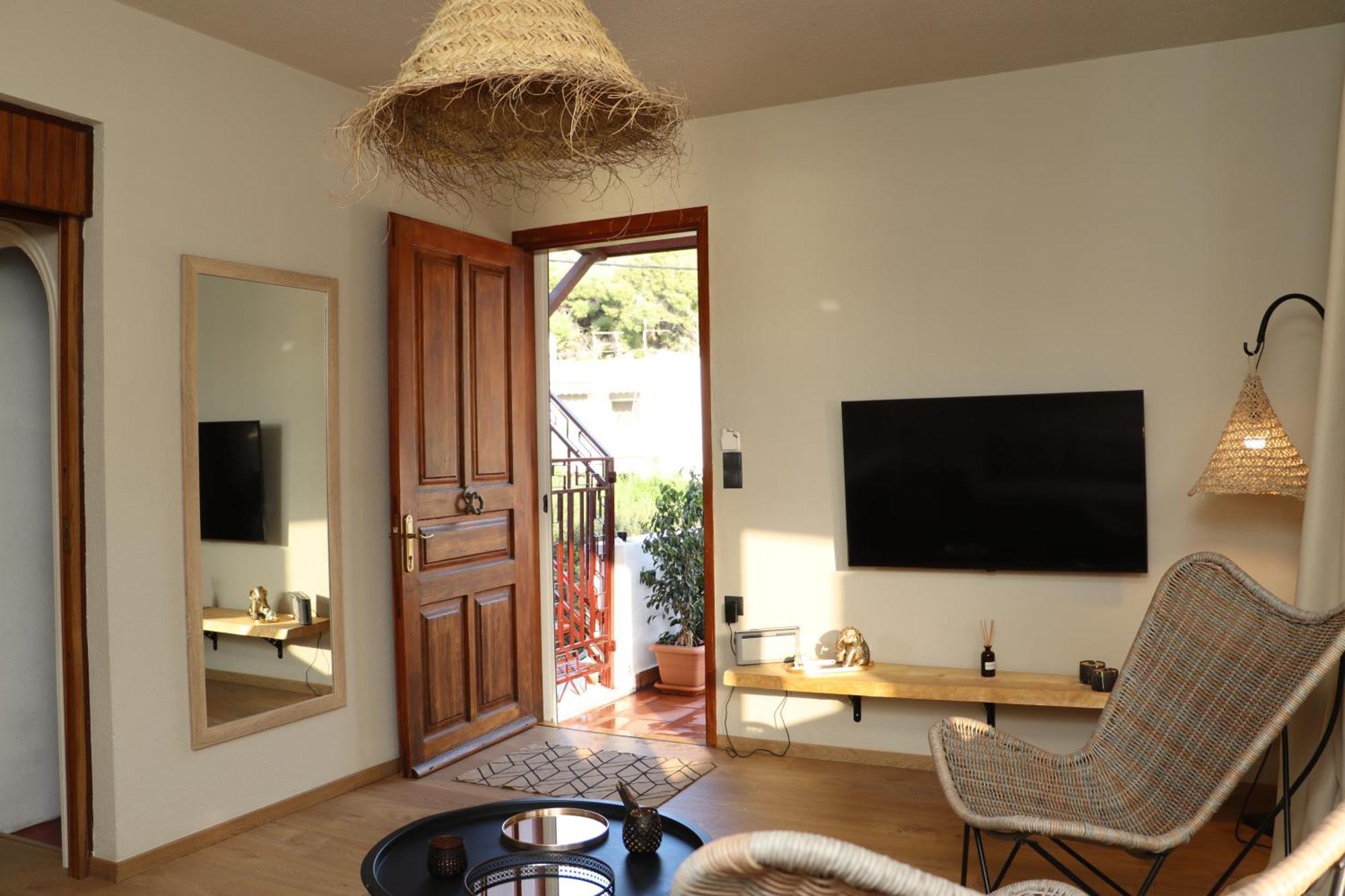 Seaview Apartment - Poros Relaxing Beachfront Flat Poros Town Luaran gambar